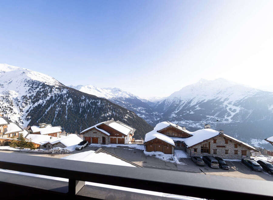 Experience the ultimate in luxury living with this stunning property nestled in the heart of the mountains.