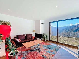 Experience luxury living with breathtaking mountain views in this stunning property.