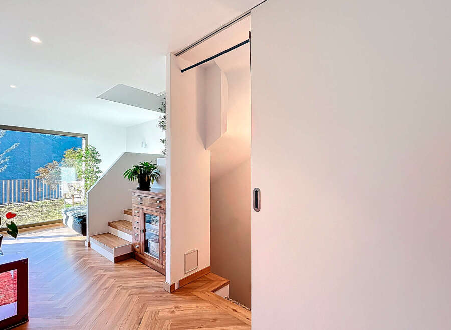 Discover the epitome of modern living in this stunning property, boasting a seamless blend of elegance and functionality.