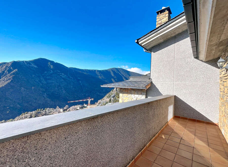 Enjoy breathtaking mountain views from this stunning property.