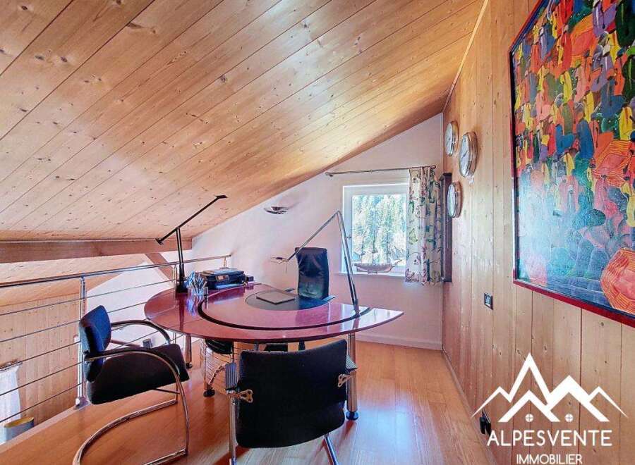 Discover a unique property with a stylish home office, perfect for remote work or creative endeavors.