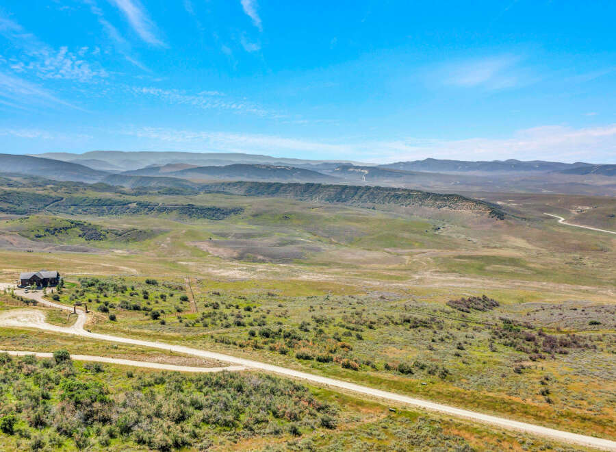 Discover the tranquility of this stunning property nestled in a picturesque landscape.