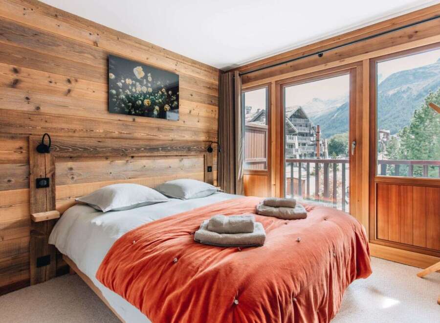 Experience the ultimate in alpine luxury with this stunning bedroom.