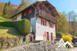Discover this charming property nestled in a picturesque setting, perfect for those seeking tranquility and natural beauty.