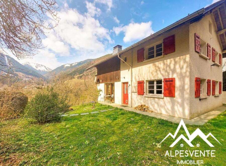 Discover this charming property nestled in a picturesque mountain setting.