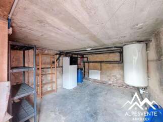 Discover the potential of this versatile space! This image showcases a functional area, perfect for storage or utility purposes.