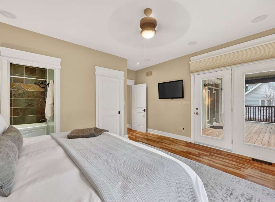 This stunning bedroom boasts a luxurious and inviting atmosphere, perfect for relaxation.