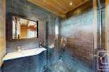 Discover the epitome of modern luxury in this stunning bathroom.