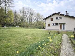 Discover this charming property nestled in a serene, natural setting.