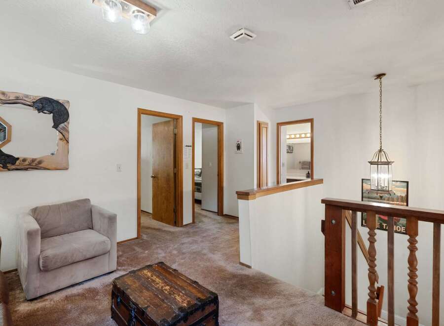 Step into this inviting home and discover a world of comfort and style.