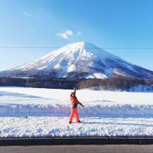 Experience the beauty of winter with this stunning property! Nestled in a picturesque landscape, this home offers breathtaking views of snow-capped mountains and pristine white fields.