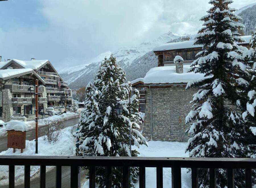 Experience the charm of mountain living in this stunning property, nestled amidst a picturesque winter wonderland.