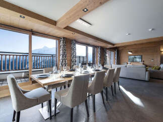 Experience luxury living with breathtaking mountain views in this stunning property.