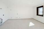 Discover the potential of this blank canvas! This spacious room offers endless possibilities for customization.