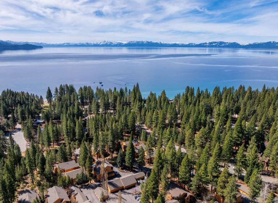 Discover the tranquility of lakeside living in this stunning property.