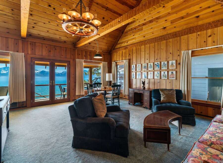 Experience luxury living with breathtaking views in this stunning property.