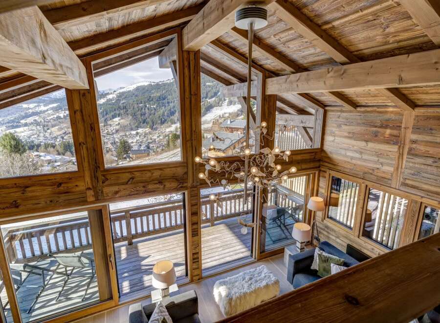Experience luxury living in this stunning chalet, boasting breathtaking mountain views.