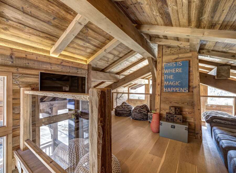 Experience rustic luxury in this stunning wooden-clad property.