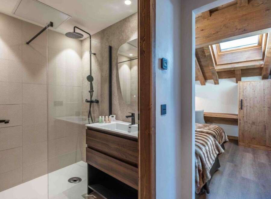 Discover the epitome of modern luxury in this stunning property.