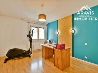Discover this inviting property featuring a modern design and functional layout.