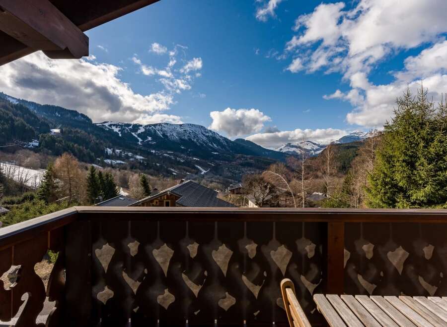 Enjoy breathtaking mountain views from this stunning property.