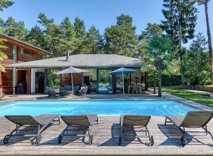 Escape to your own private oasis with this stunning property! Featuring a luxurious pool, perfect for relaxing and entertaining, this home offers the ultimate in comfort and style.