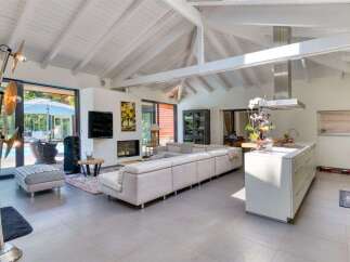 Experience luxury living in this stunning property featuring a spacious open-plan design.