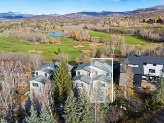 Discover luxury living in this stunning property, ideally situated with breathtaking views.