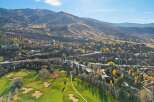 Discover luxury living in this stunning property nestled in a picturesque mountain setting.