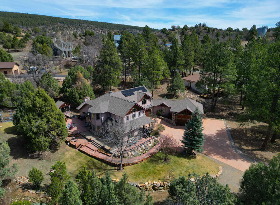 This stunning property boasts a luxurious home with a spacious layout and elegant design.