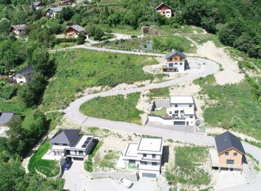 Chalet in Saint-Jean-de-Maurienne - Image 3