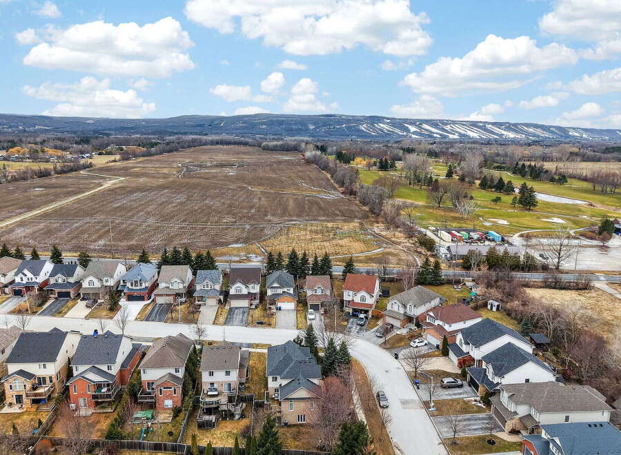 Discover your dream home in this picturesque neighborhood! This stunning property boasts a spacious layout, perfect for families.
