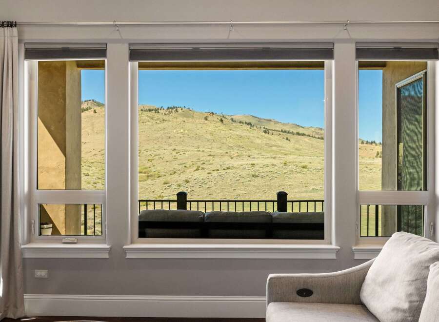 Enjoy breathtaking mountain views from this stunning property.
