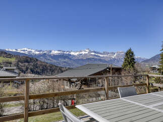 Enjoy breathtaking mountain views from this stunning property.
