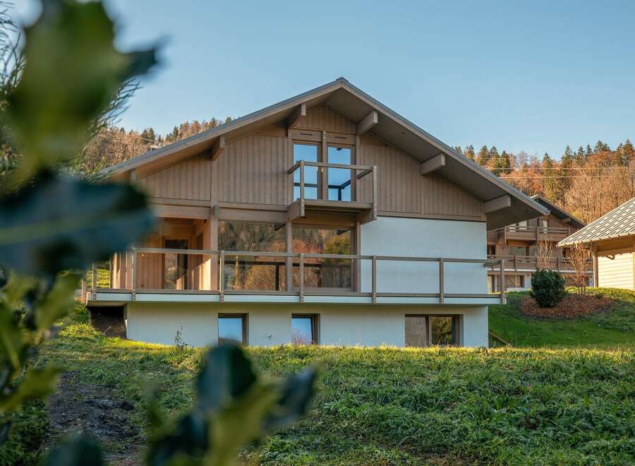 Discover the charm of this stunning property, boasting a modern design with a touch of rustic elegance.