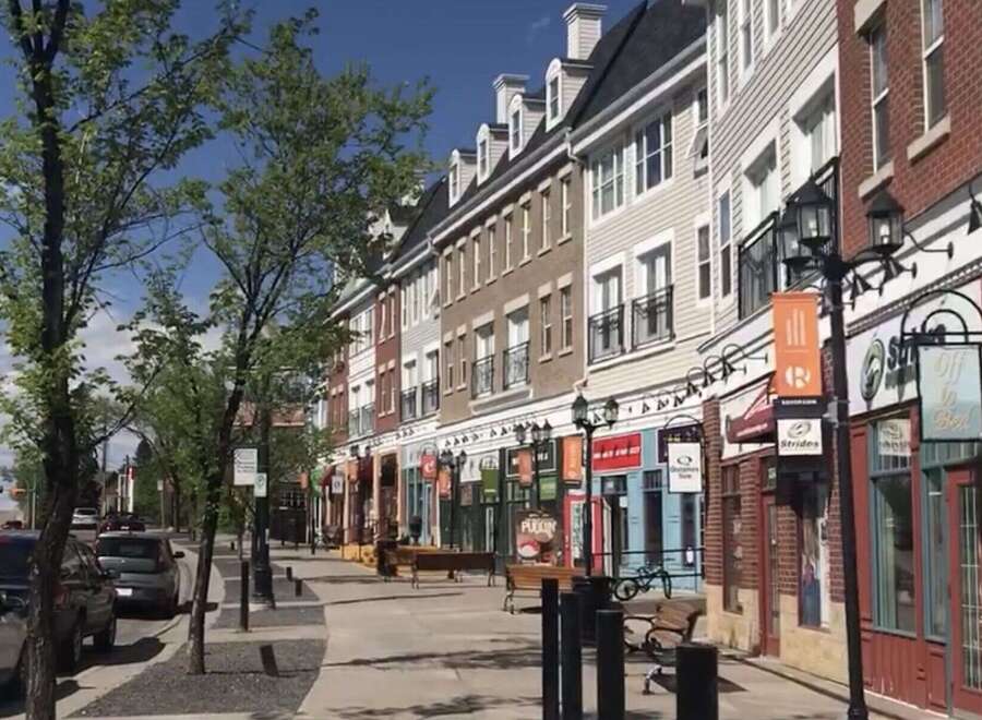 Discover the charm of this vibrant commercial property, ideally situated in a bustling area.