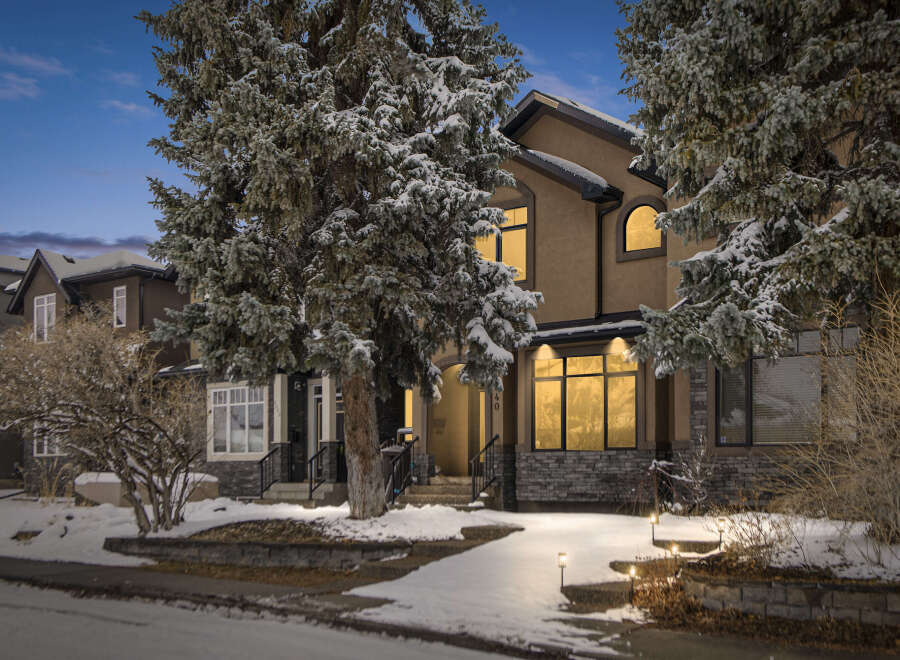 This stunning property boasts a beautiful exterior with a charming facade, perfect for those seeking a cozy and inviting home.