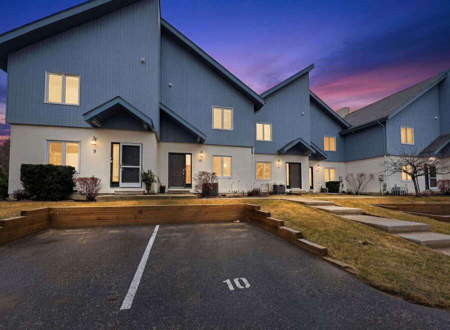 Discover modern living in this stunning townhouse! Featuring a contemporary design with a sleek exterior and ample natural light, this property offers a comfortable and stylish living space.