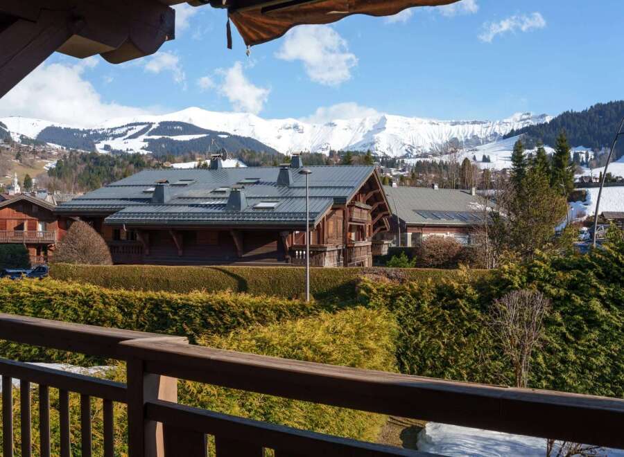 Experience the charm of this stunning property nestled in a picturesque mountain setting.