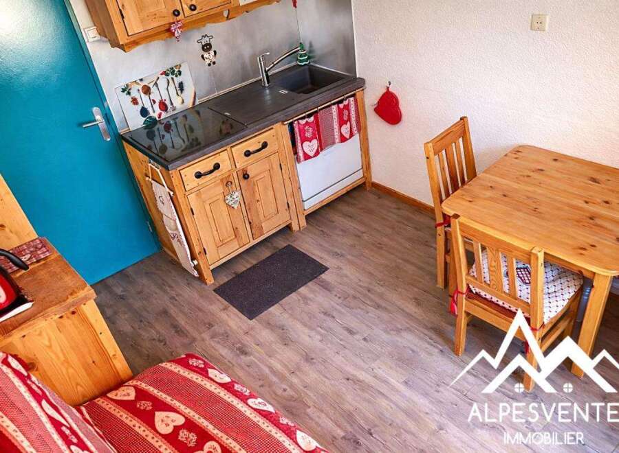 Discover this charming studio apartment, perfect for a cozy getaway.