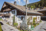 Discover the charm of this stunning property, boasting traditional architecture and a picturesque setting.