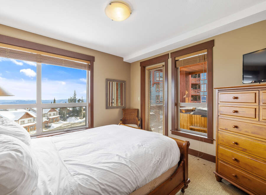Experience the ultimate in luxury and comfort in this stunning bedroom.