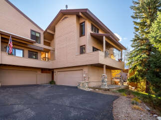 Discover this stunning property featuring a beautiful exterior and a welcoming atmosphere.