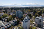 Experience urban living at its finest with this stunning high-rise property.