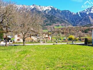 Discover your dream home in the heart of the mountains! This stunning property boasts breathtaking views of the snow-capped peaks and lush green landscapes.