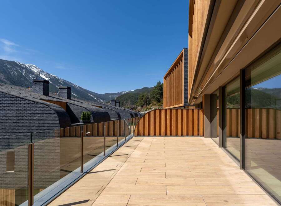 Experience luxury living with this stunning property, boasting a modern design and breathtaking mountain views.