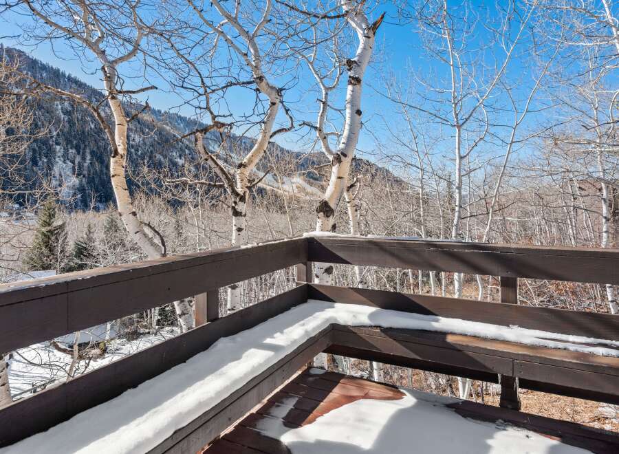 Enjoy breathtaking mountain views from this stunning property.