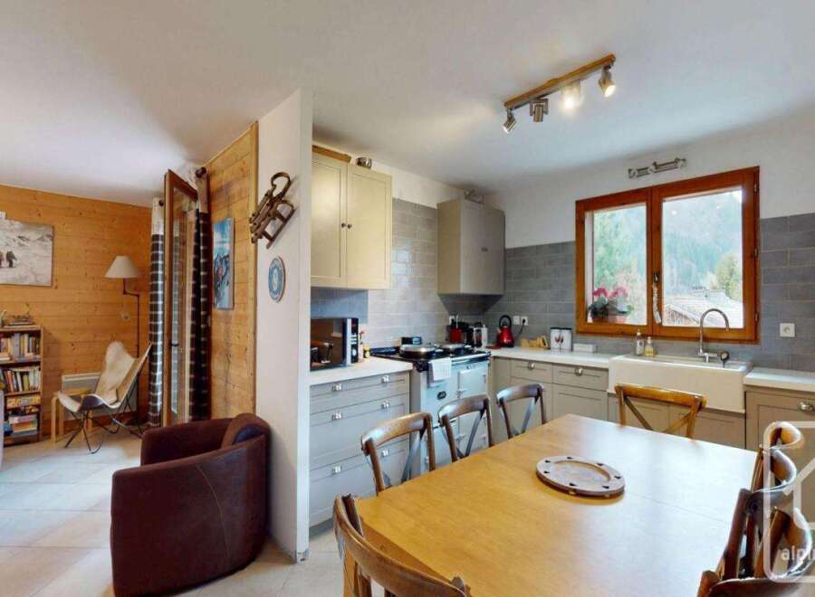 Discover the charm of this inviting kitchen, perfect for culinary adventures and family gatherings.