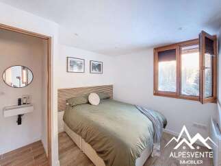 Discover this charming bedroom, perfect for a cozy retreat.
