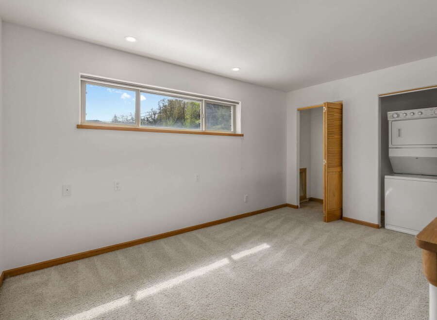 Discover the perfect blend of comfort and convenience in this inviting space.